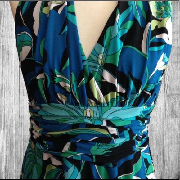 Evan Picone Dresses & Skirts - Evan-Picone V-Neck Racerback Cocktail Floral Dress